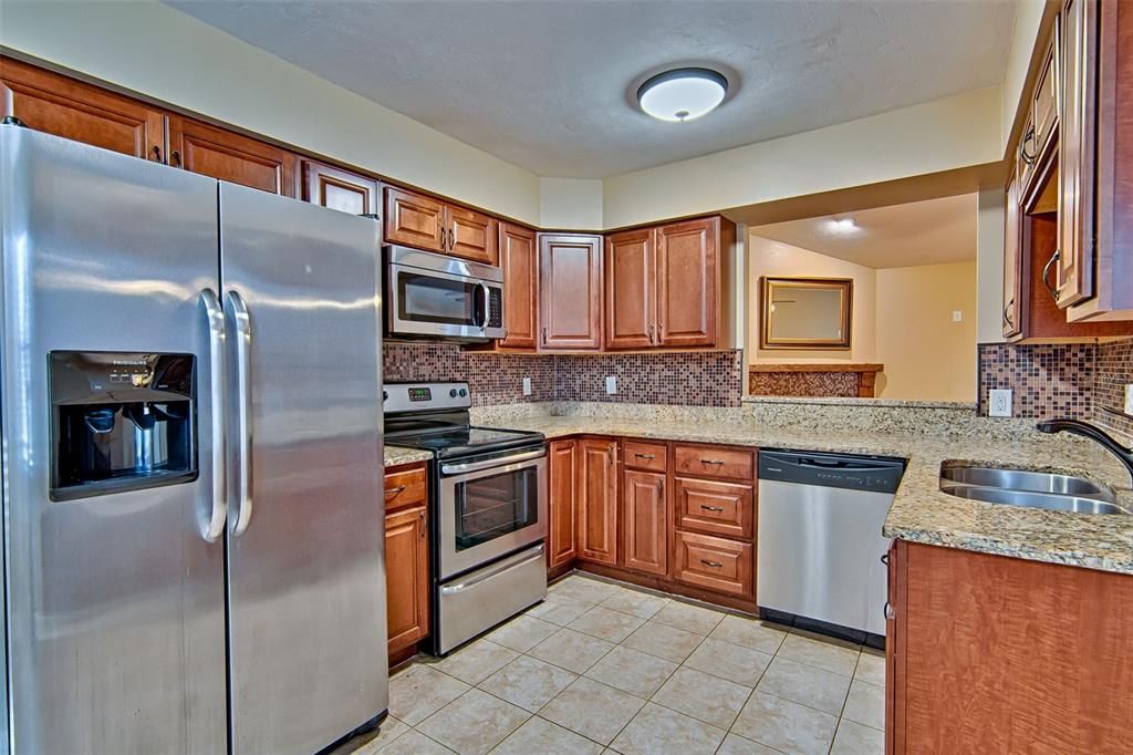 Active With Contract: $329,900 (3 beds, 2 baths, 1352 Square Feet)