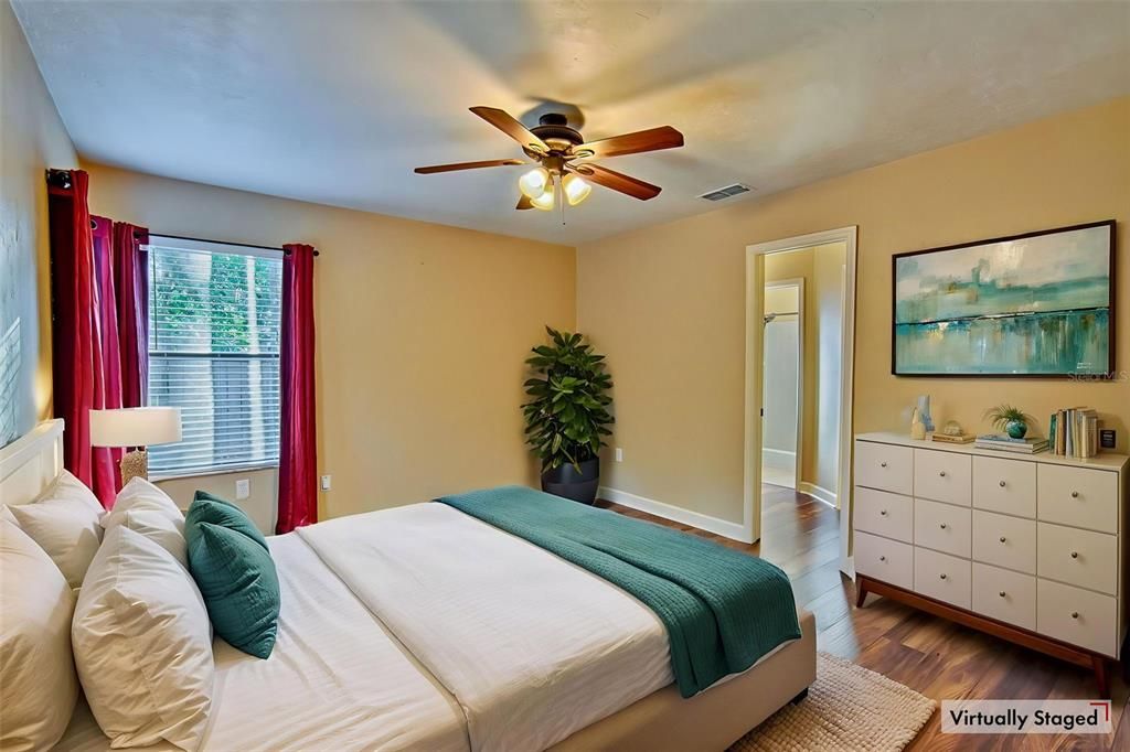 Active With Contract: $329,900 (3 beds, 2 baths, 1352 Square Feet)