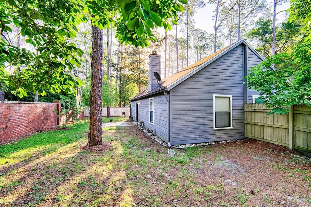 Active With Contract: $329,900 (3 beds, 2 baths, 1352 Square Feet)