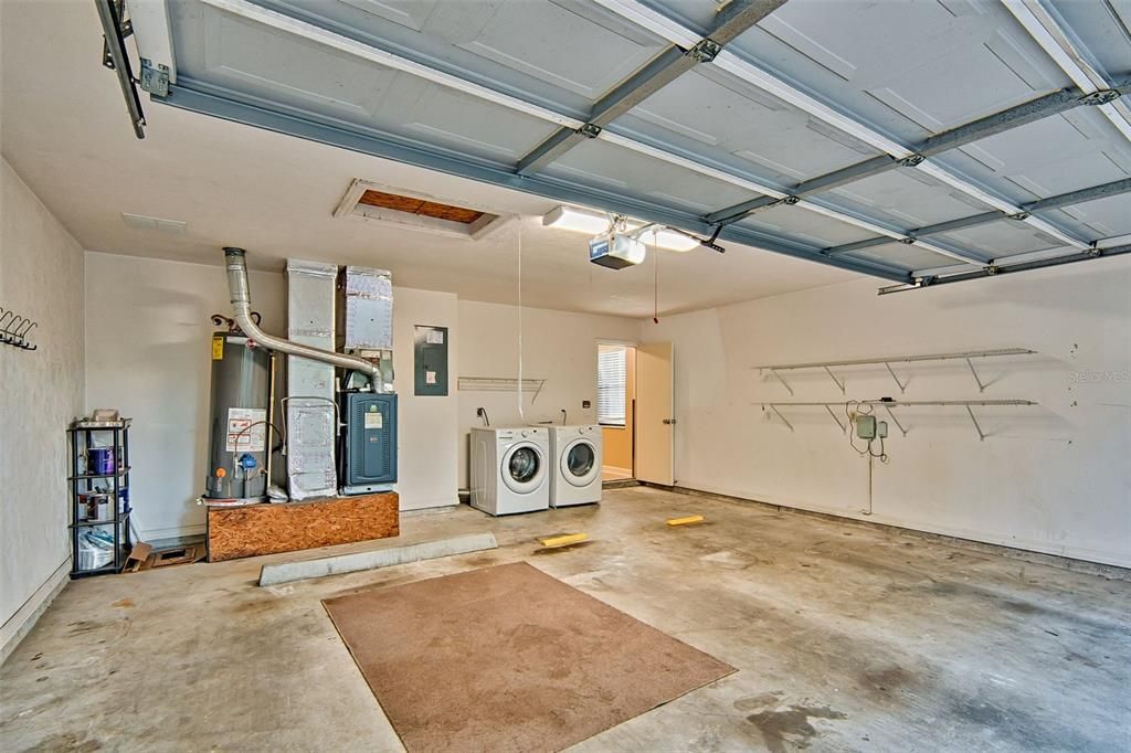 Active With Contract: $329,900 (3 beds, 2 baths, 1352 Square Feet)