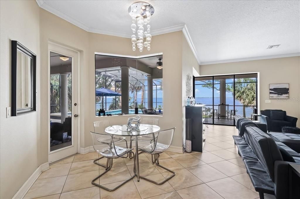 На продажу: $1,150,000 (5 спален, 4 ванн, 3727 Квадратных фут)