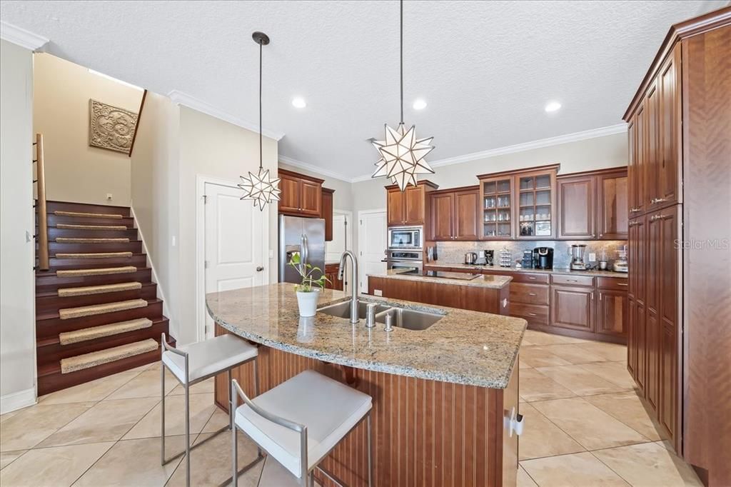 На продажу: $1,150,000 (5 спален, 4 ванн, 3727 Квадратных фут)