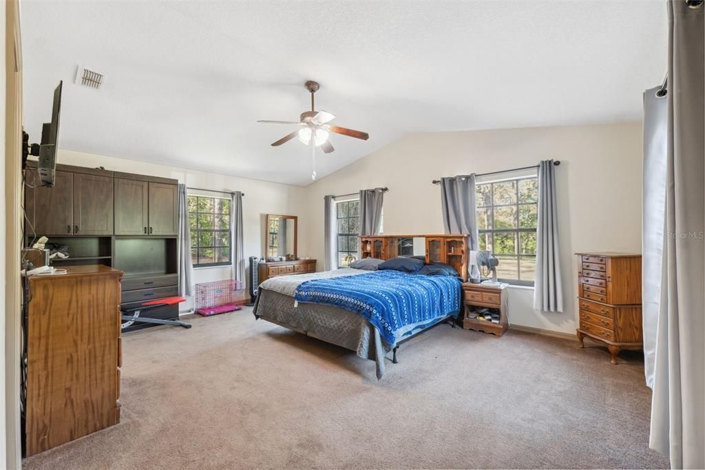 For Sale: $625,000 (4 beds, 3 baths, 2514 Square Feet)