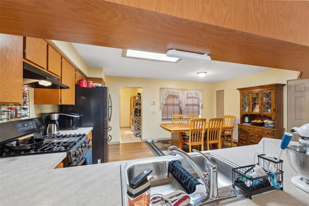 For Sale: $625,000 (4 beds, 3 baths, 2514 Square Feet)