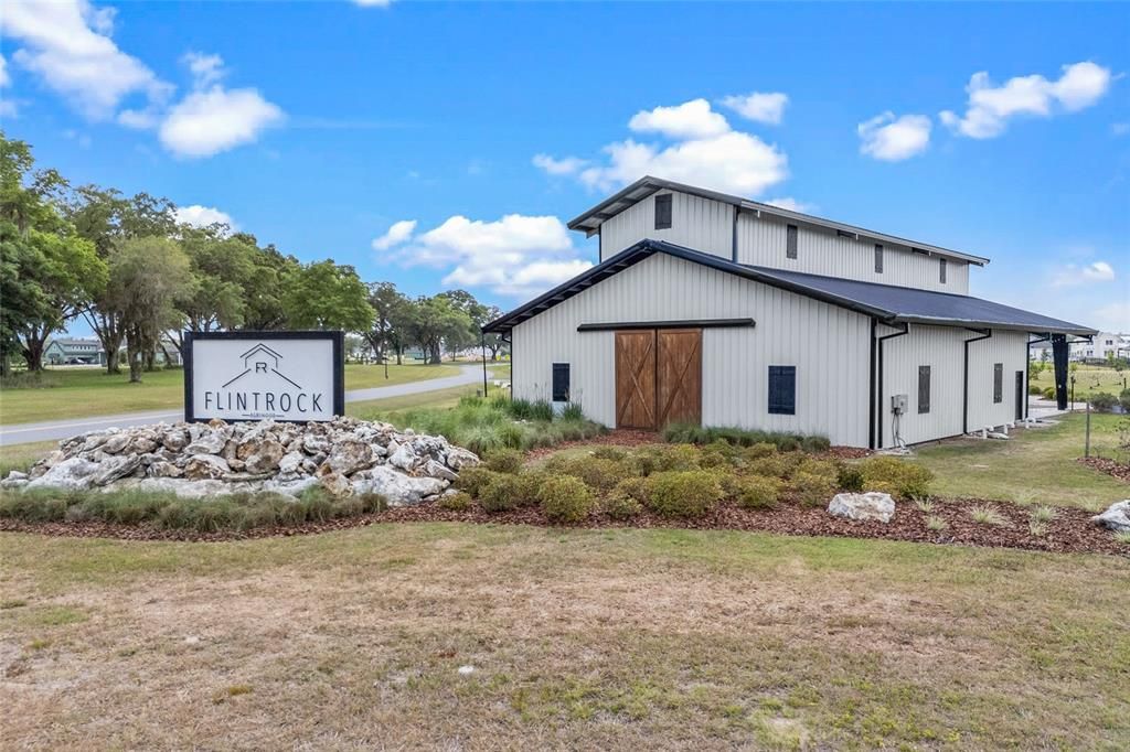 En Venta: $250,000 (1.02 acres)