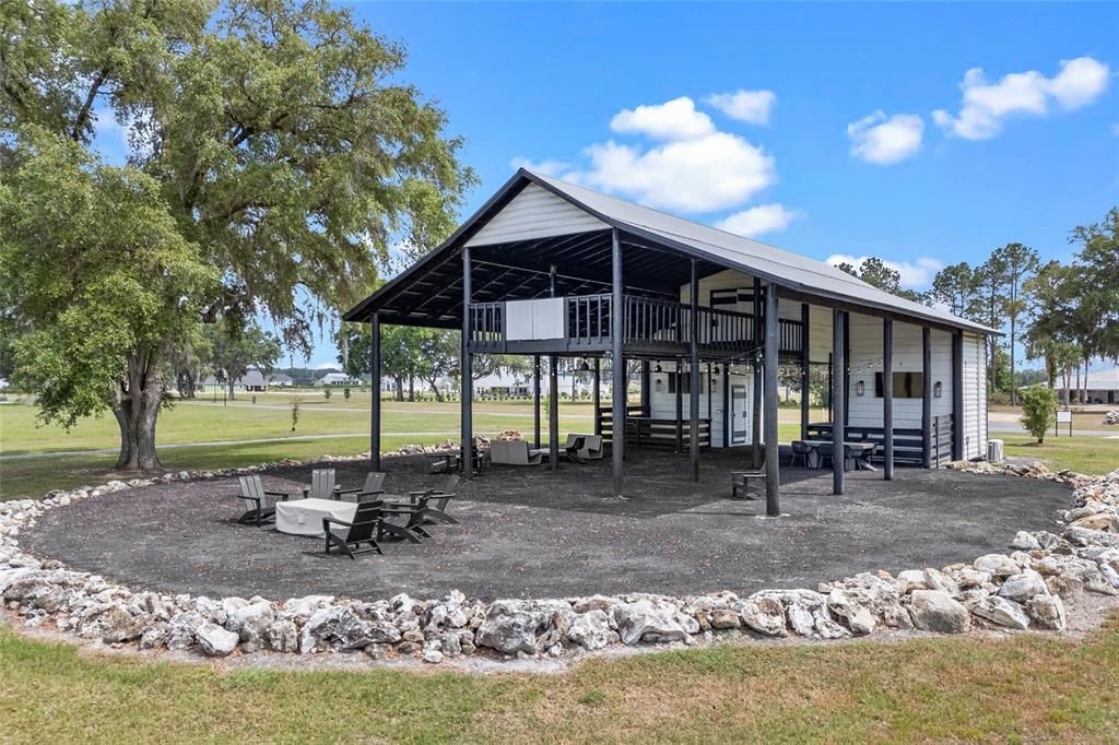 En Venta: $250,000 (1.02 acres)