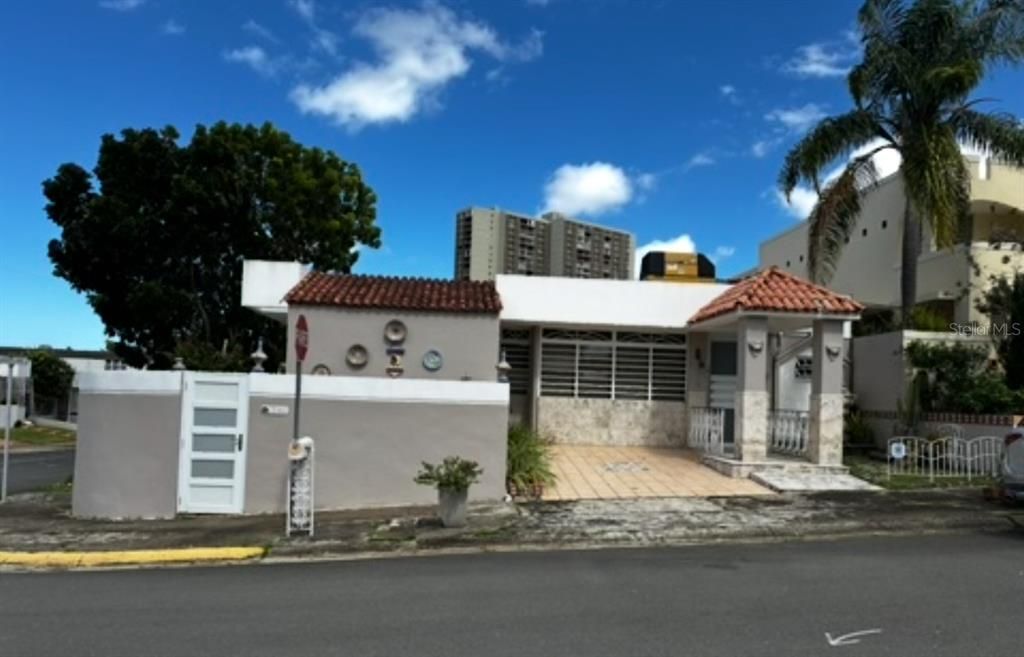 Recently Sold: $410,000 (3 beds, 2 baths, 2090 Square Feet)