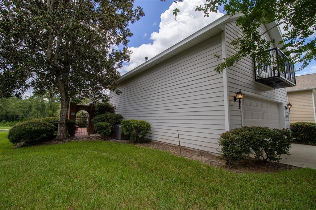 Active With Contract: $335,000 (3 beds, 3 baths, 2021 Square Feet)