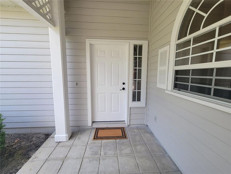 Active With Contract: $335,000 (3 beds, 3 baths, 2021 Square Feet)