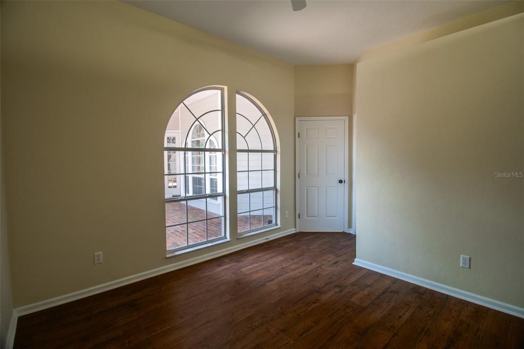 Active With Contract: $335,000 (3 beds, 3 baths, 2021 Square Feet)