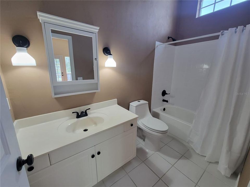 Active With Contract: $335,000 (3 beds, 3 baths, 2021 Square Feet)