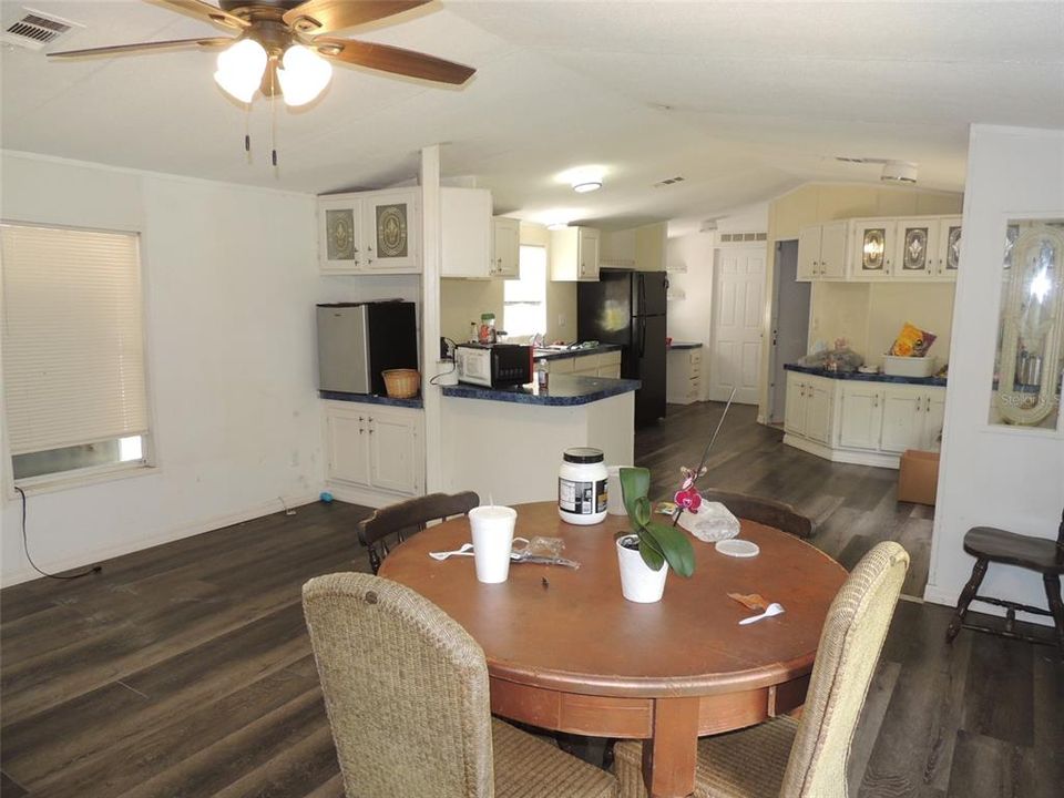 待售: $154,900 (3 贝兹, 2 浴室, 1216 平方英尺)