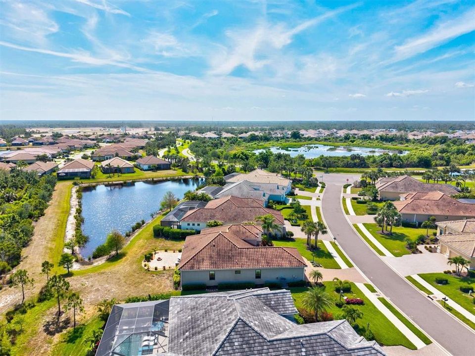 出租: $4,200 (3 贝兹, 2 浴室, 2267 平方英尺)