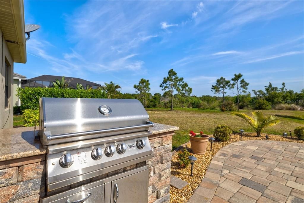 出租: $4,200 (3 贝兹, 2 浴室, 2267 平方英尺)