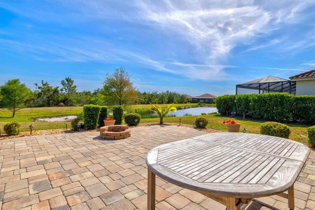 出租: $4,200 (3 贝兹, 2 浴室, 2267 平方英尺)