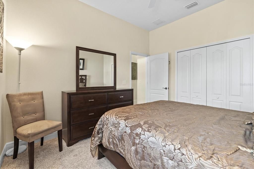 出租: $4,200 (3 贝兹, 2 浴室, 2267 平方英尺)