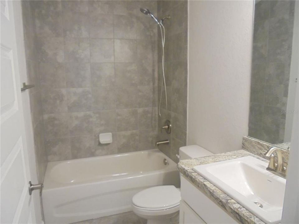 En Venta: $324,000 (4 camas, 2 baños, 1639 Pies cuadrados)