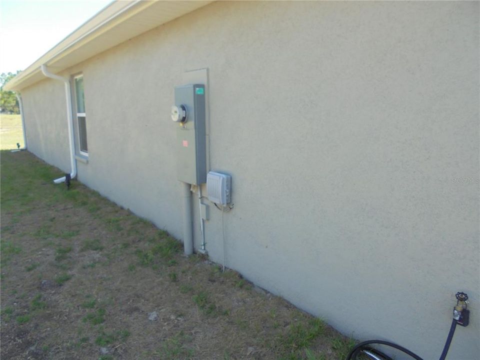 En Venta: $324,000 (4 camas, 2 baños, 1639 Pies cuadrados)