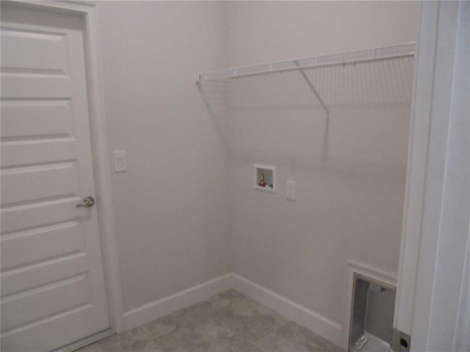 En Venta: $324,000 (4 camas, 2 baños, 1639 Pies cuadrados)