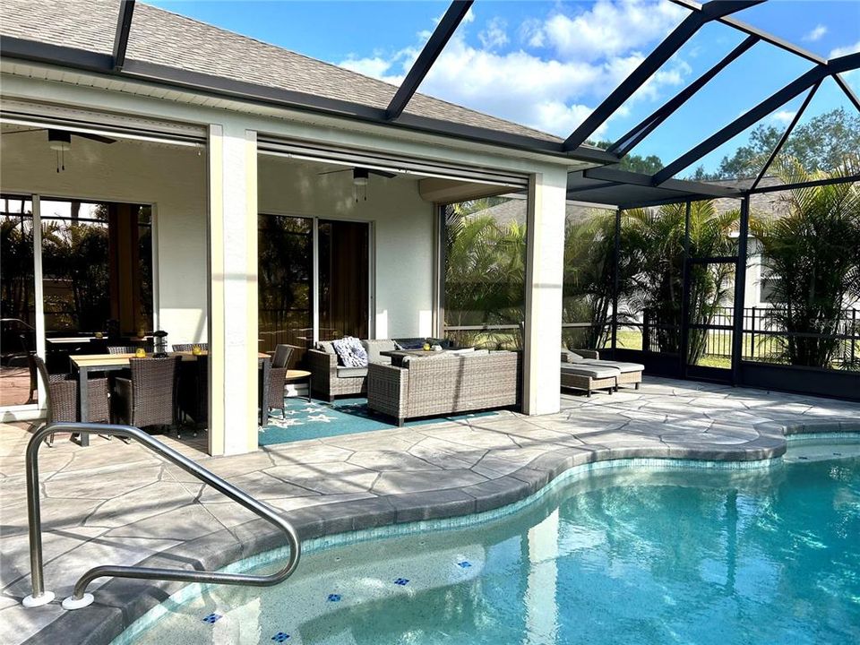 出租: $5,600 (4 贝兹, 3 浴室, 2421 平方英尺)