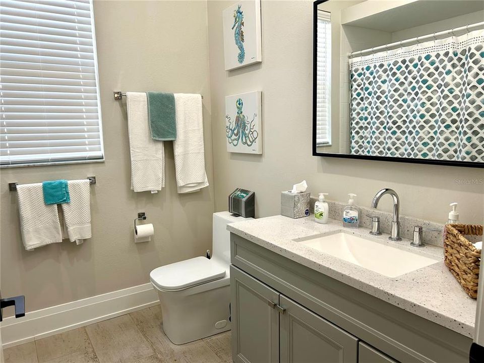 出租: $5,600 (4 贝兹, 3 浴室, 2421 平方英尺)