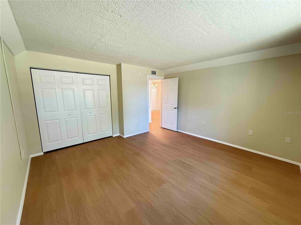 待售: $125,000 (1 贝兹, 1 浴室, 763 平方英尺)