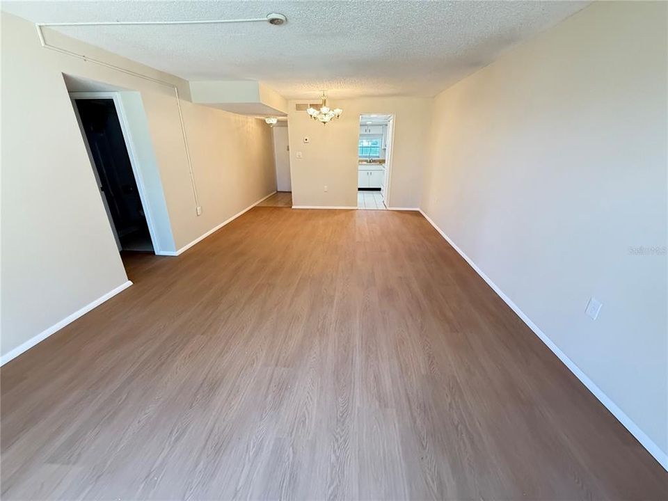 待售: $125,000 (1 贝兹, 1 浴室, 763 平方英尺)