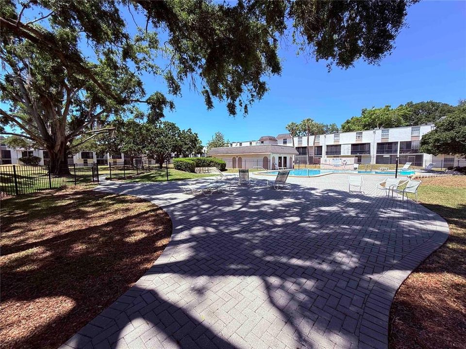 待售: $125,000 (1 贝兹, 1 浴室, 763 平方英尺)