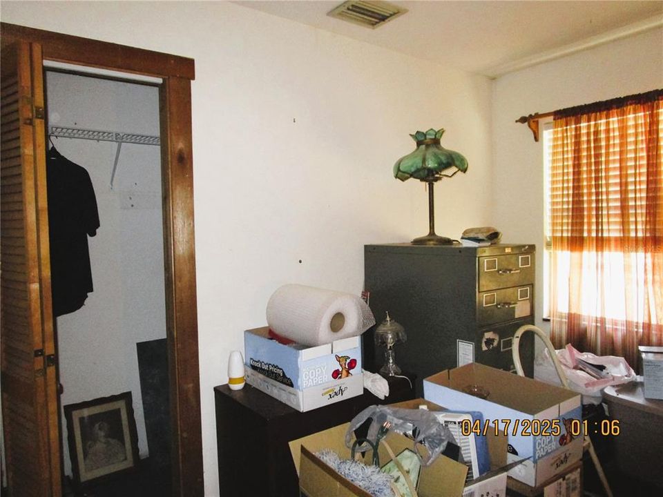 待售: $299,000 (4 贝兹, 2 浴室, 1803 平方英尺)