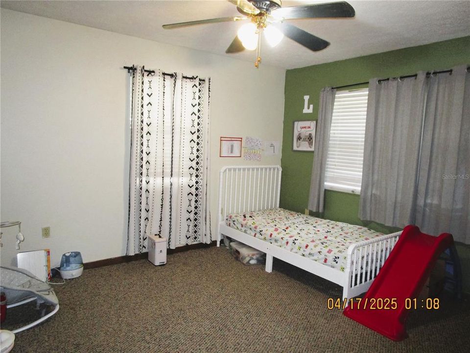 待售: $299,000 (4 贝兹, 2 浴室, 1803 平方英尺)