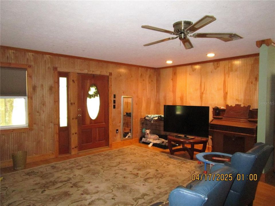 待售: $299,000 (4 贝兹, 2 浴室, 1803 平方英尺)