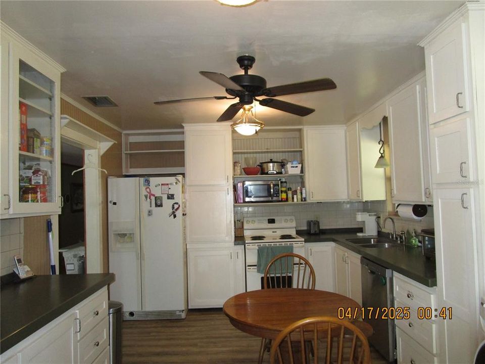 待售: $299,000 (4 贝兹, 2 浴室, 1803 平方英尺)