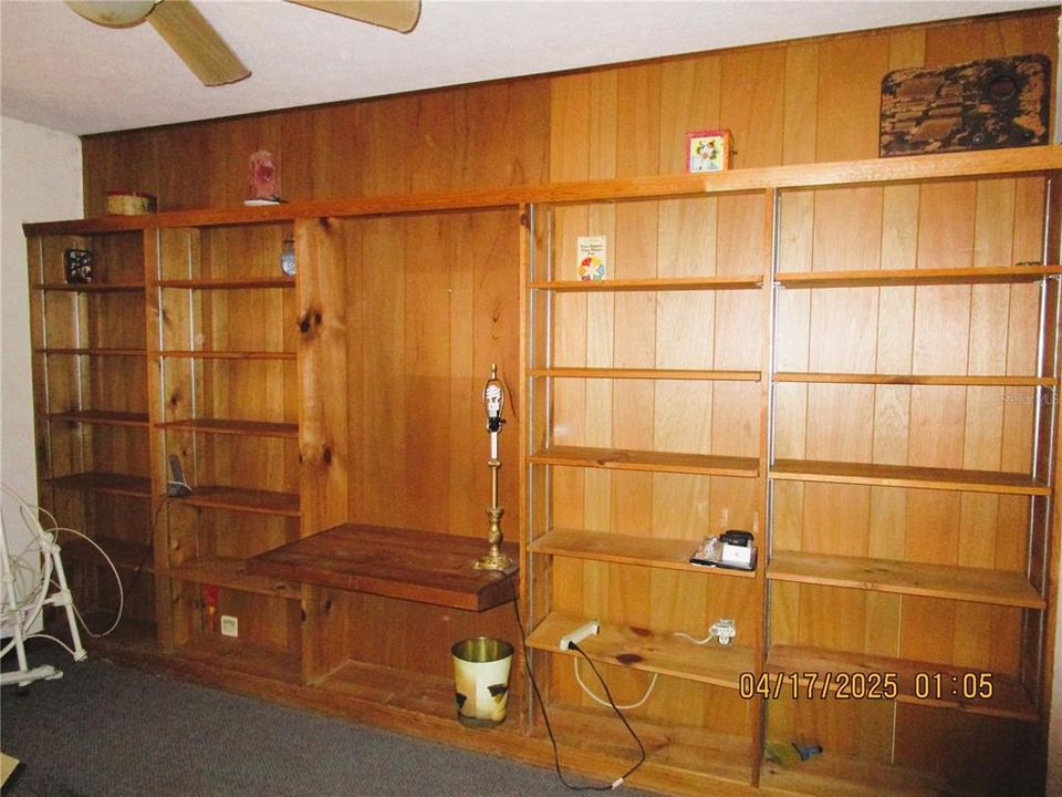 待售: $299,000 (4 贝兹, 2 浴室, 1803 平方英尺)