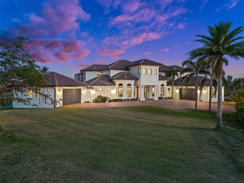 For Sale: $2,000,000 (4 beds, 4 baths, 5206 Square Feet)