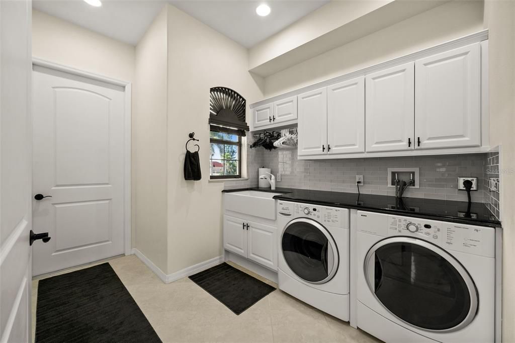 For Sale: $2,000,000 (4 beds, 4 baths, 5206 Square Feet)