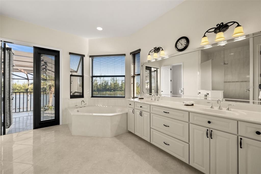 For Sale: $2,000,000 (4 beds, 4 baths, 5206 Square Feet)