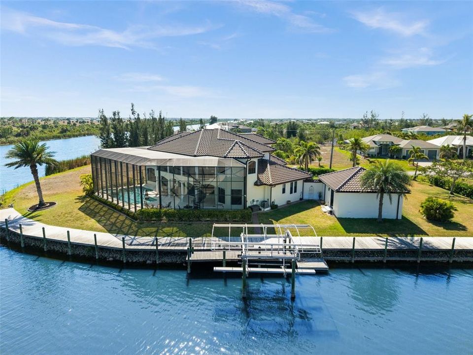 For Sale: $2,000,000 (4 beds, 4 baths, 5206 Square Feet)