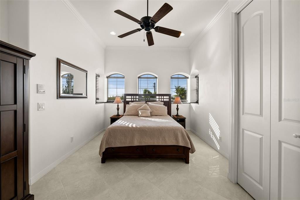 For Sale: $2,000,000 (4 beds, 4 baths, 5206 Square Feet)