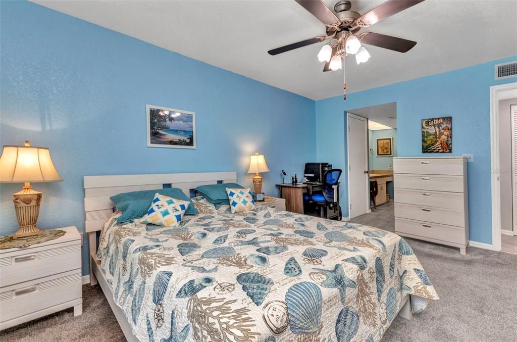 For Sale: $155,000 (2 beds, 2 baths, 1050 Square Feet)