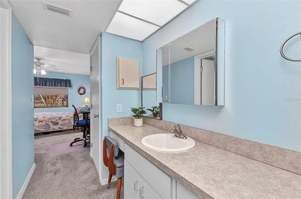 For Sale: $155,000 (2 beds, 2 baths, 1050 Square Feet)