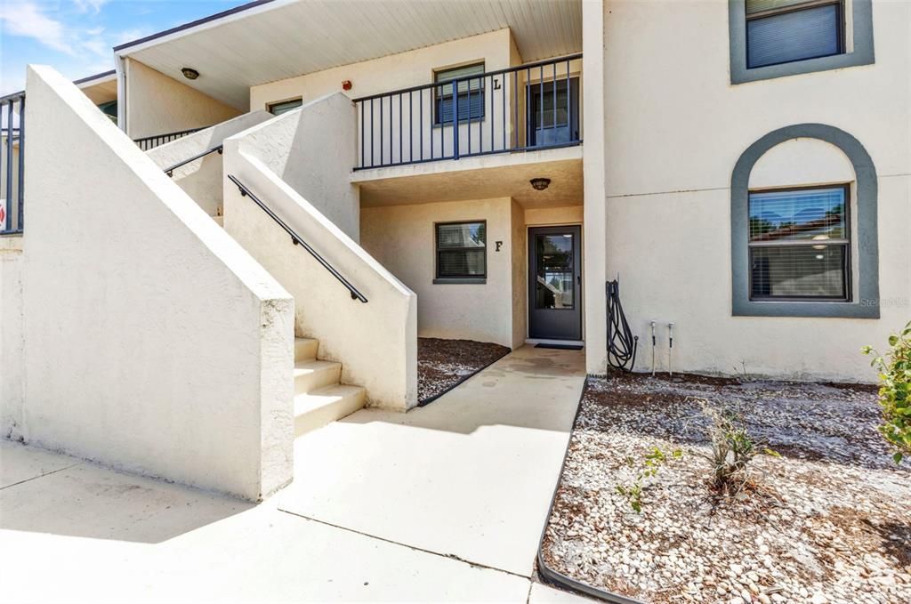 For Sale: $155,000 (2 beds, 2 baths, 1050 Square Feet)