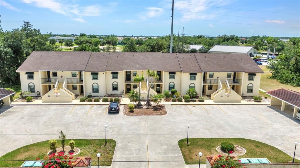 For Sale: $155,000 (2 beds, 2 baths, 1050 Square Feet)