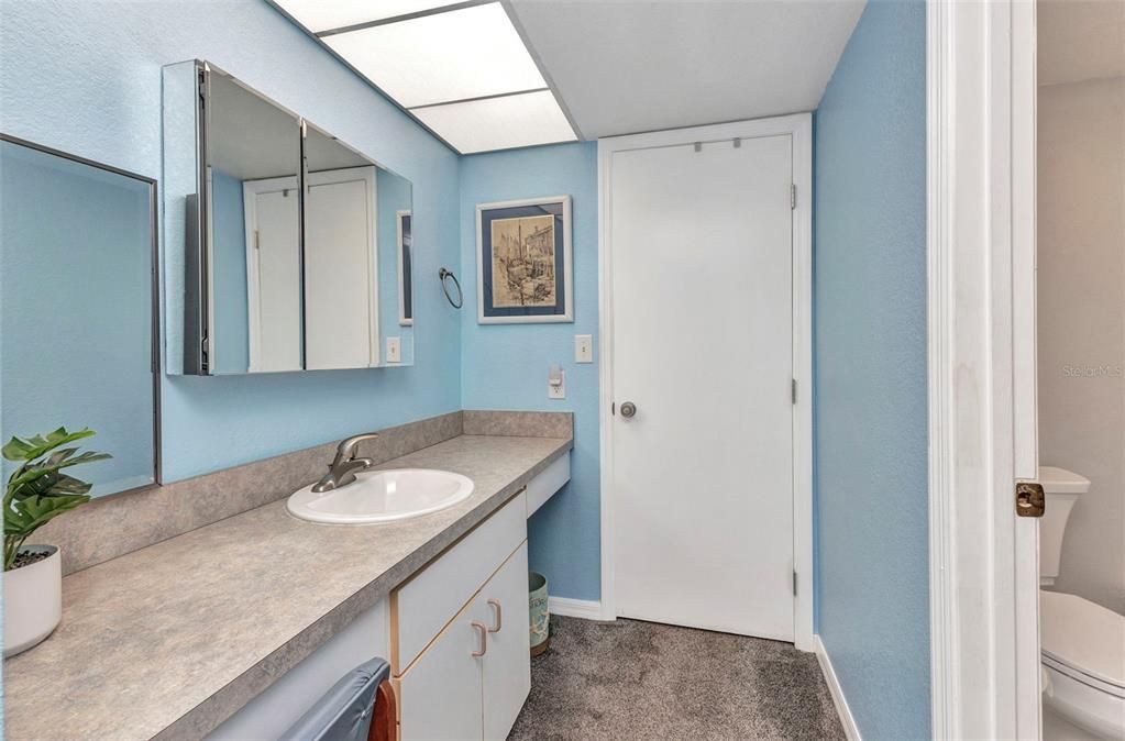 For Sale: $155,000 (2 beds, 2 baths, 1050 Square Feet)