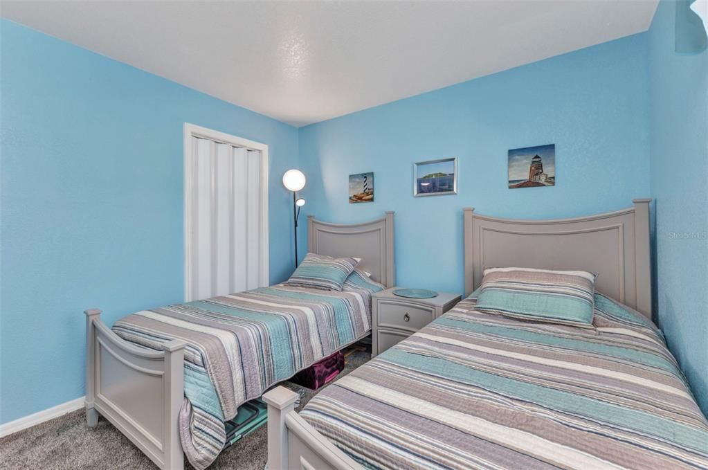 For Sale: $155,000 (2 beds, 2 baths, 1050 Square Feet)