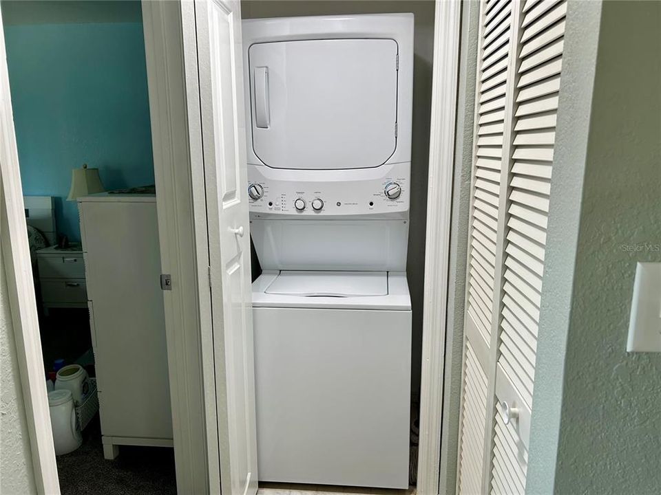 For Sale: $155,000 (2 beds, 2 baths, 1050 Square Feet)