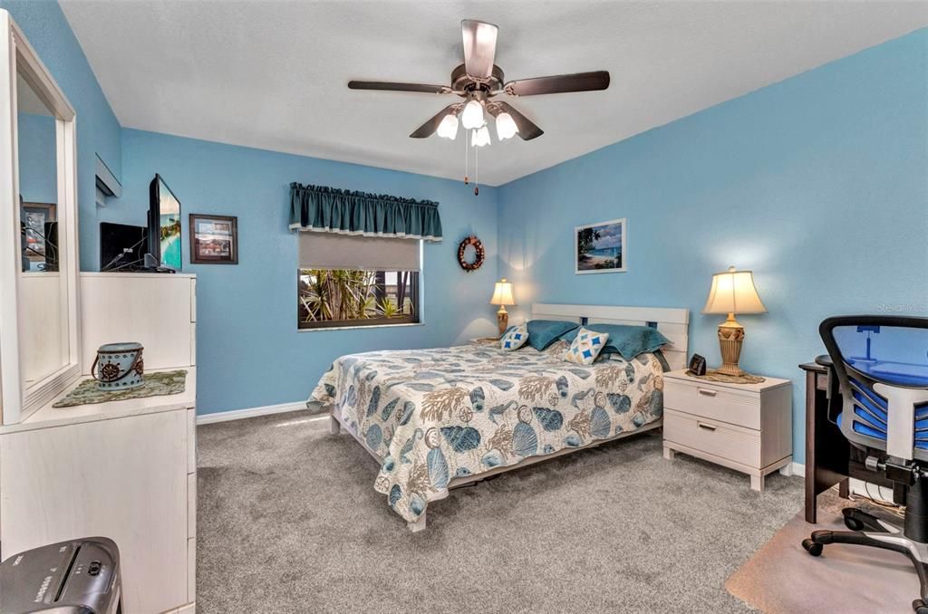 For Sale: $155,000 (2 beds, 2 baths, 1050 Square Feet)