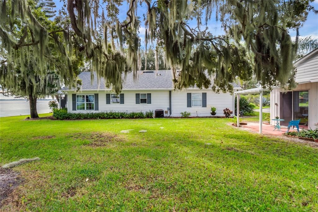 For Sale: $679,900 (6 beds, 5 baths, 1500 Square Feet)