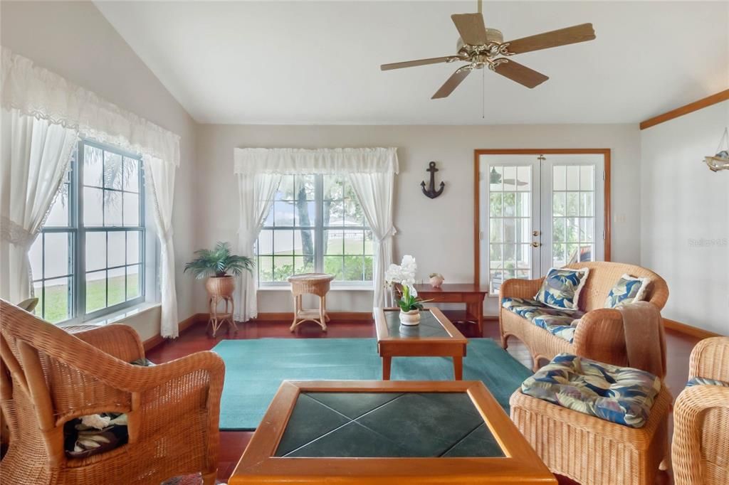 For Sale: $679,900 (6 beds, 5 baths, 1500 Square Feet)