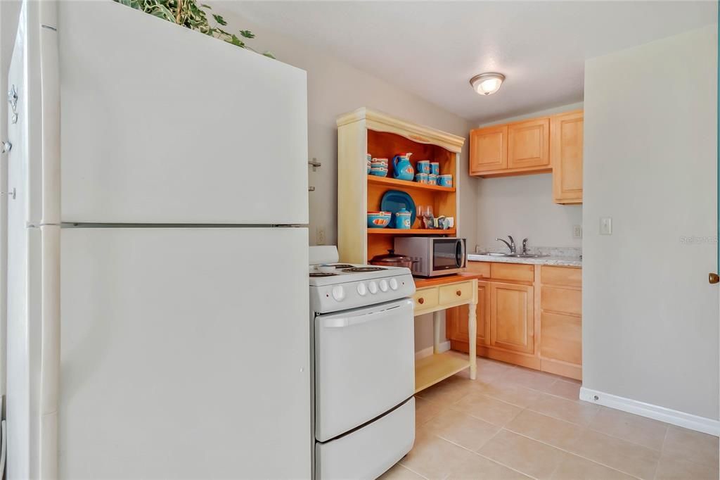 For Sale: $679,900 (6 beds, 5 baths, 1500 Square Feet)