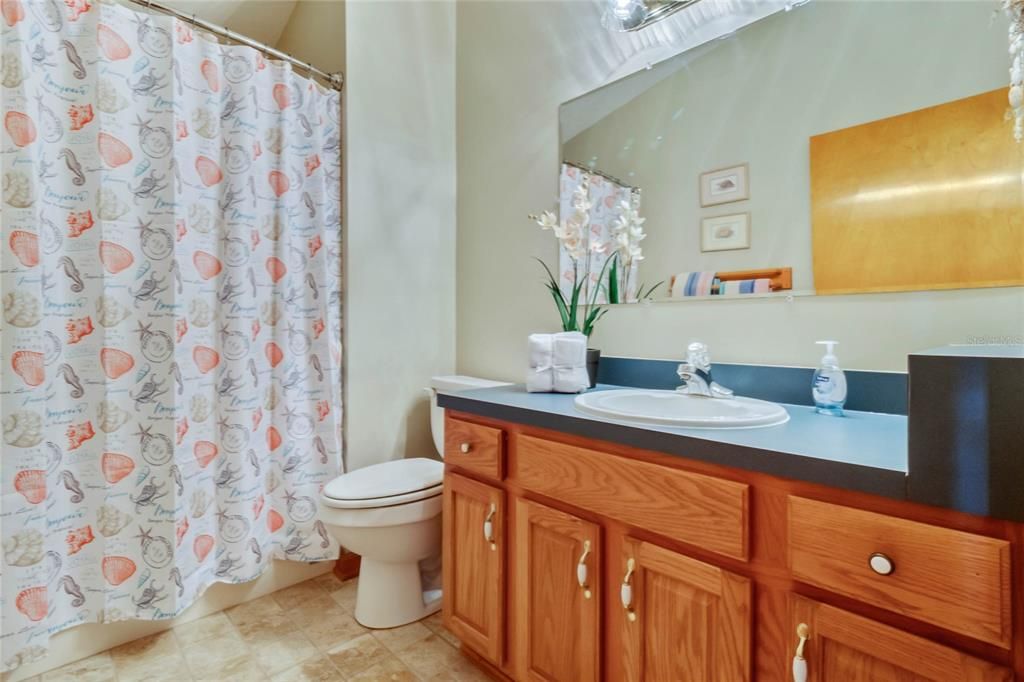 For Sale: $679,900 (6 beds, 5 baths, 1500 Square Feet)